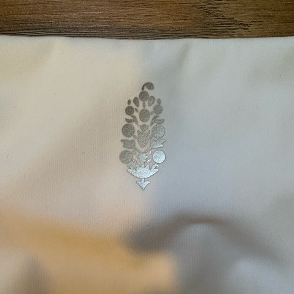 Free People - Movement - Picture 6 of 9